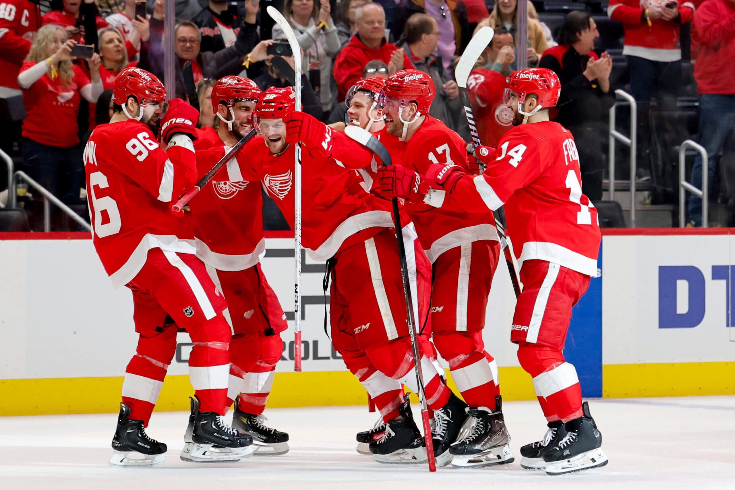 Red Wings thoughts: Win over league-leading Canucks kicks off playoff chase