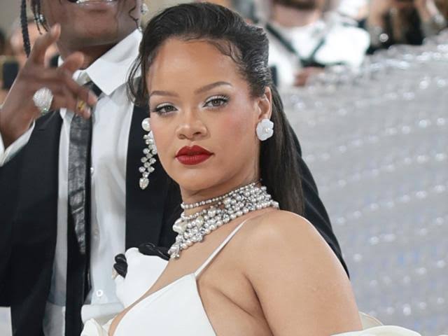 A few hours ago, the death of Rihanna’s mother was announced, with the cause of death reviewed in detail…